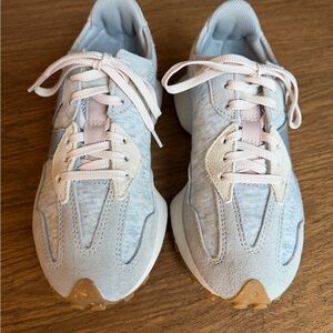 New Balance 327 Light Gray Suede & Fabric Women’s Size 7.5 Sneakers
